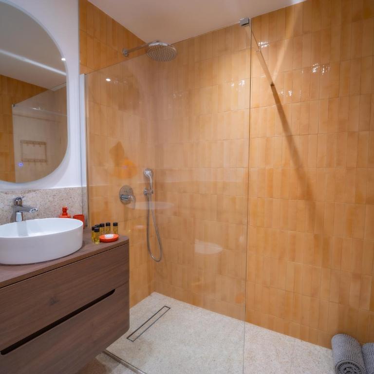 #201-Heart of Vieil Antibes - Place Nationale-High-End Newly Renovated & Furnished Appartment - Appartement 2 Chambres - 10