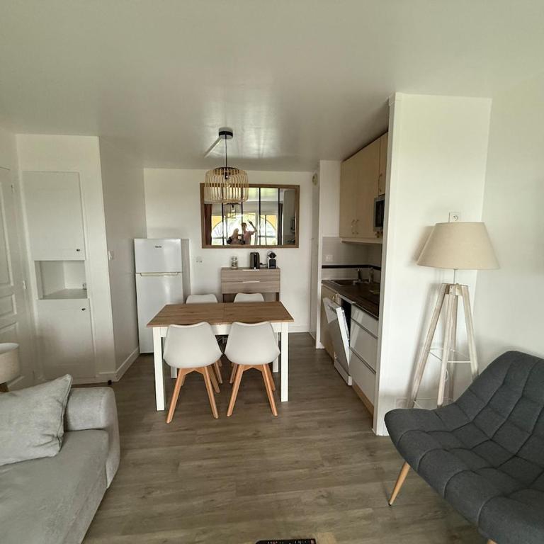 T2 Saint-Raphaël, Cap Esterel village, vue mer, rez de jardin - Apartment mit 1 Schlafzimmer - 32