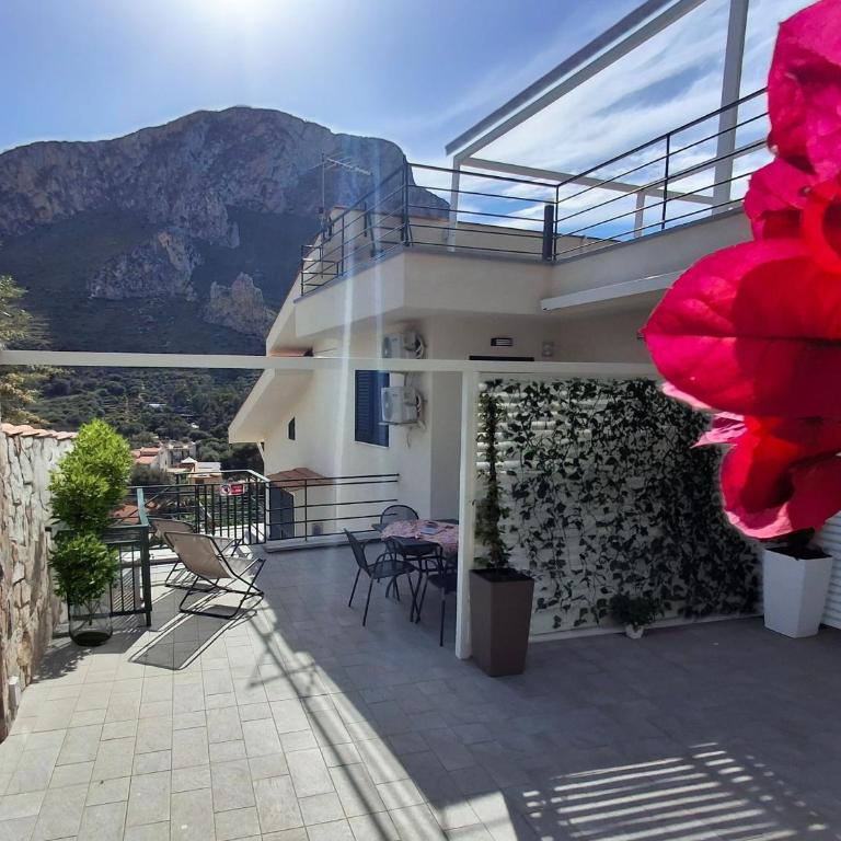 VFH Residence Flavia -Tre Piscine - Appartamento con 2 Camere da Letto, Terrazza e Vista Mare - 4