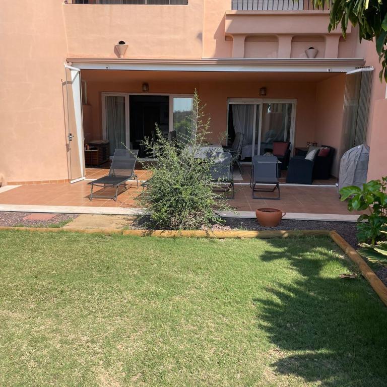 BEL APPARTEMENT REZ De CHAUSSEE AVEC DOUBLE TERRASSE FACE AU LAC ET AU GOLF - Apartamento de 2 dormitorios - 24