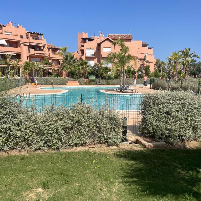 BEL APPARTEMENT REZ De CHAUSSEE AVEC DOUBLE TERRASSE FACE AU LAC ET AU GOLF - Apartamento de 2 dormitorios - 29