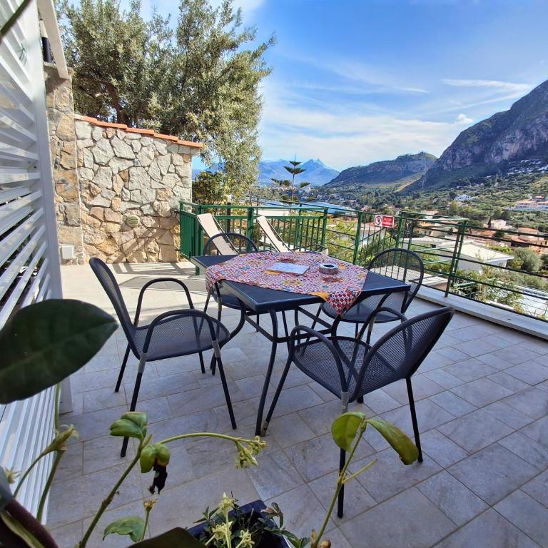 VFH Residence Flavia -Tre Piscine - Appartamento con 2 Camere da Letto, Terrazza e Vista Mare - 6
