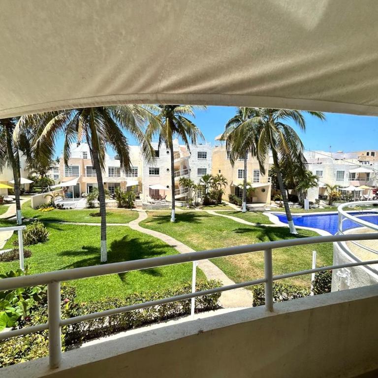 Luxurios house, pool and beach YOUR OASIS - Villa - 4