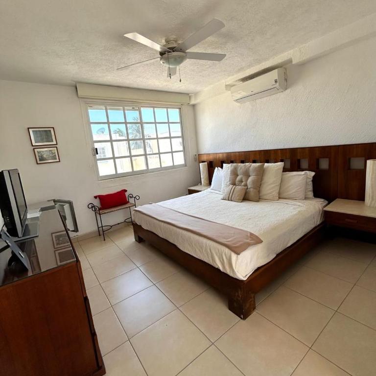 Luxurios house, pool and beach YOUR OASIS - Villa - 7
