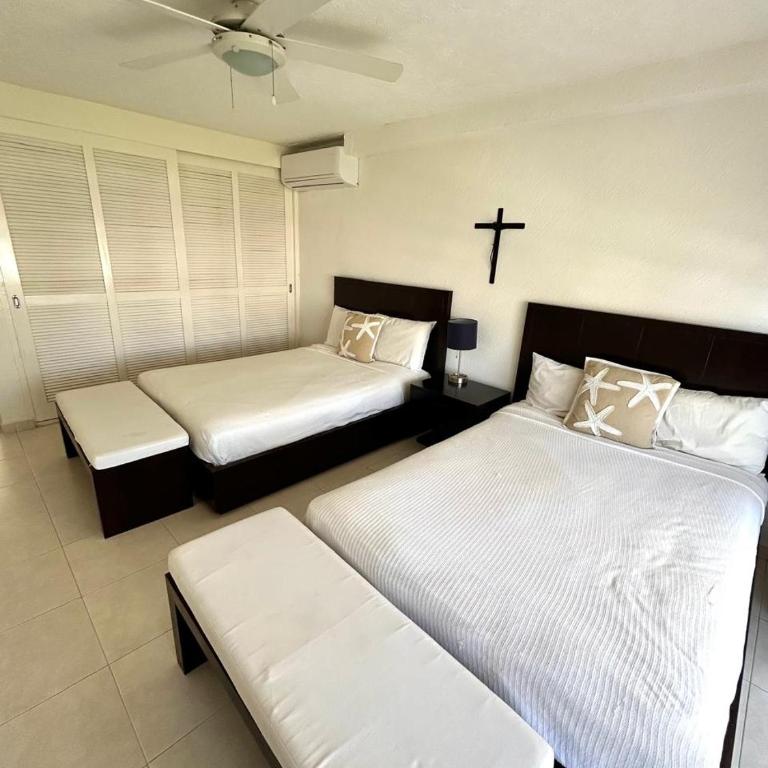 Luxurios house, pool and beach YOUR OASIS - Villa - 15