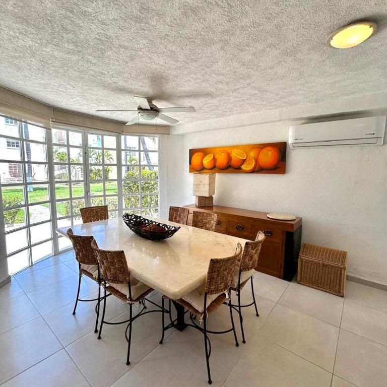 Luxurios house, pool and beach YOUR OASIS - Villa - 26