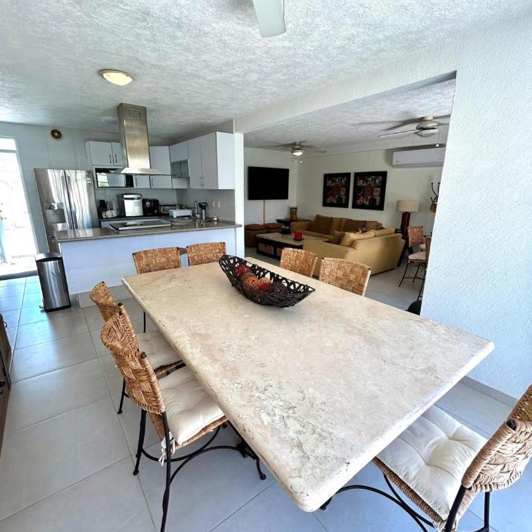 Luxurios house, pool and beach YOUR OASIS - Villa - 31
