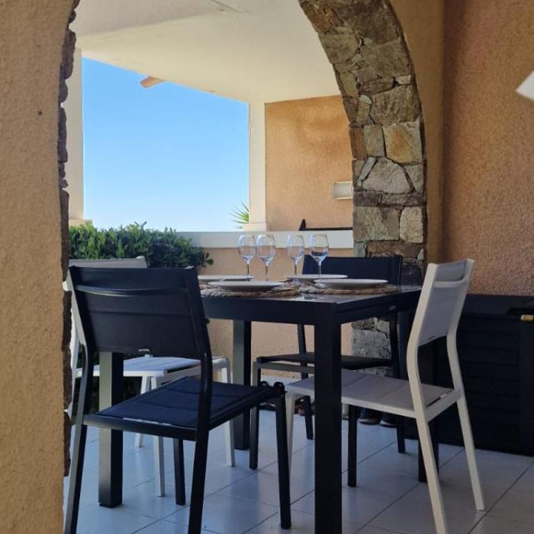 T2 Saint-Raphaël, Cap Esterel village, vue mer, rez de jardin - Apartment mit 1 Schlafzimmer - 52