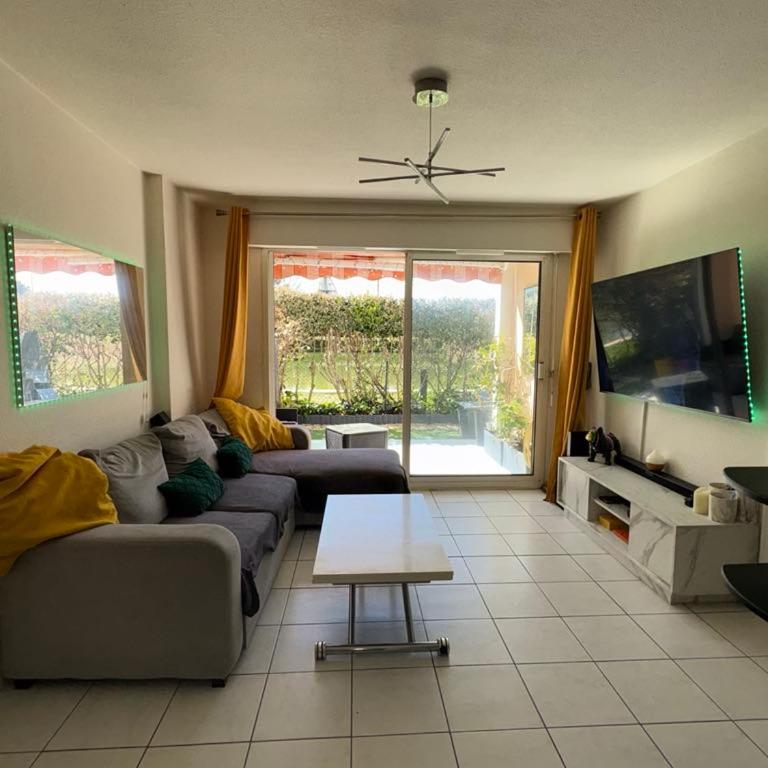 Lake View Apartment with Private Garden& Parking, Residence Pool & Tennis Court - Appartement 1 Chambre - Vue sur Lac - 5