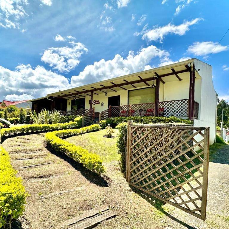 Acogedora cabaña de 2hab, 2bañ y BBQ, garajes, WiFi - Casa de 3 dormitorios - 14