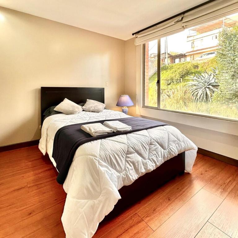 Acogedor apartamento céntrico con 3habitaciones con baño, terraza y 2estacionamientos - Apartamento de 3 dormitorios - 28