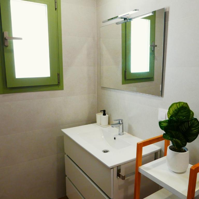 La casita verde - Two-Bedroom House - 25
