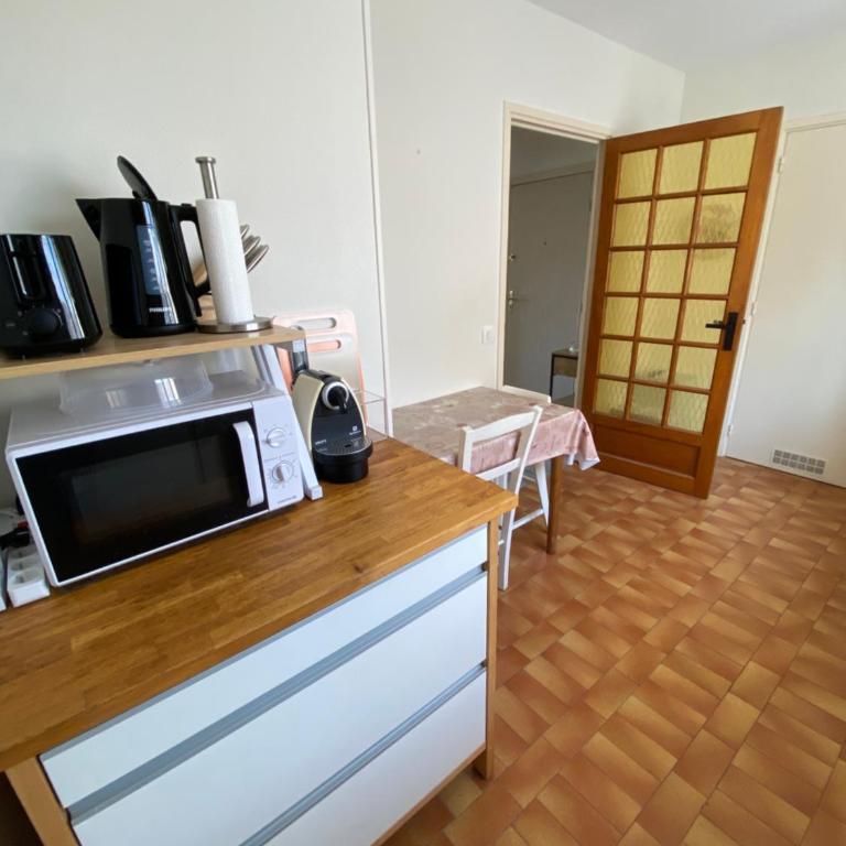 Appartement Fréjus - T3 - 2 chambres - 4 personnes - garage - clim - port à 300 m - Apartment mit 2 Schlafzimmern - 6