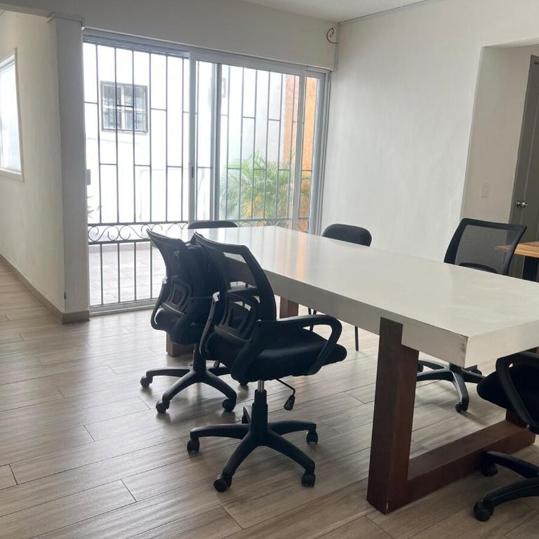 Acogedor Departamento en Planta Baja, Excelente Precio y Ubicación - Three-Bedroom Apartment - 9