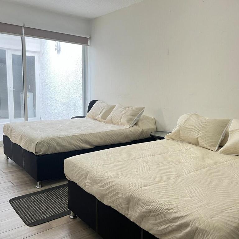 Acogedor Departamento en Planta Baja, Excelente Precio y Ubicación - Three-Bedroom Apartment - 10