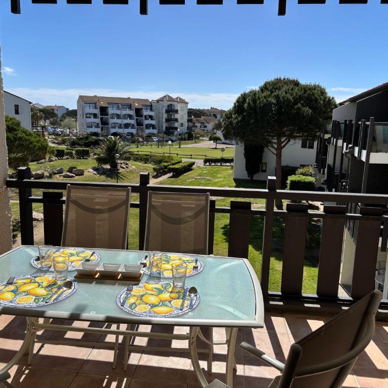 Cozy apartment in Cap Coudalère, lake and pool view, 4 people - One-Bedroom Apartment - 1