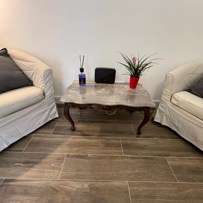 Trastevere10 - Appartamento con 2 Camere da Letto e Balcone - 32