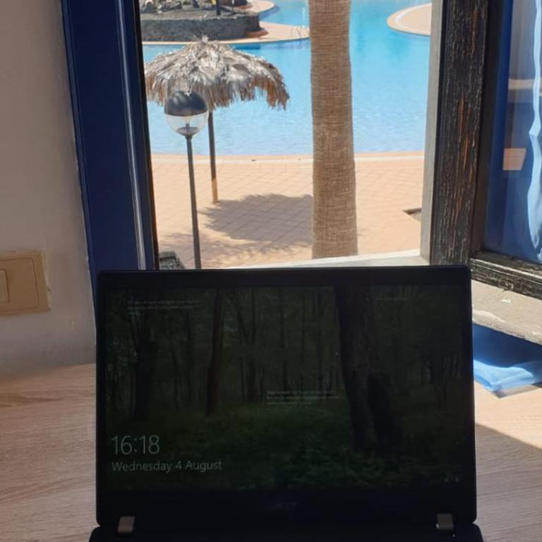 Central Corralejo with Terrace & Palm Trees 25mb wifi - Apartamento de 1 dormitorio con vistas a la piscina - 8
