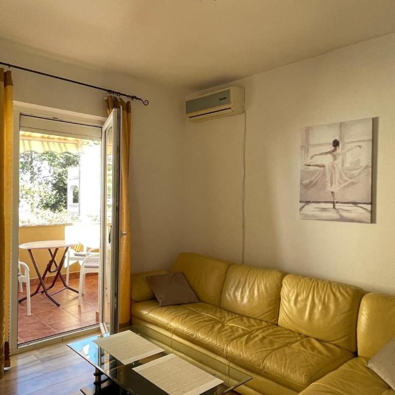 Two Bedroom Apartment Budva - Apartman sa 2 Spavaće Sobe - 1