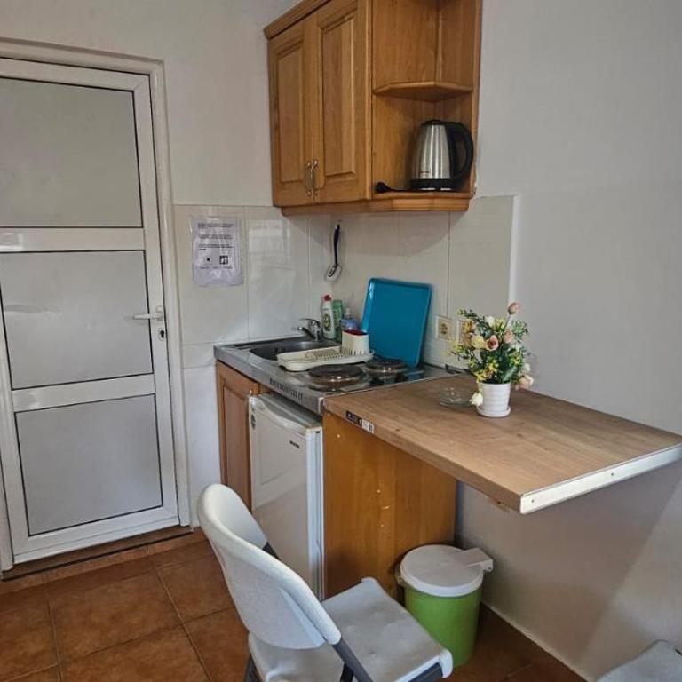 OliveGarten Apartments - Četvorokrevetna Soba sa Pogledom na Vrt - 2
