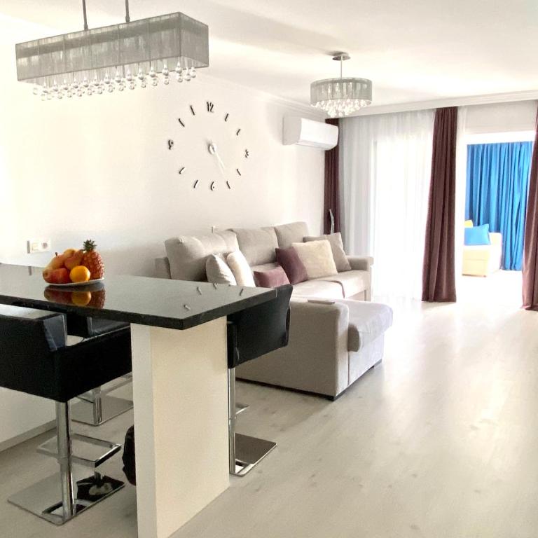 Panoramic view apartment with big terrace - Apartamento de 1 dormitorio - 14