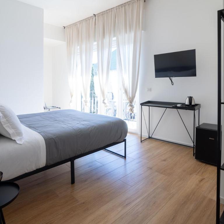Numero 5 - Double Room with Balcony and the Dome View - 15