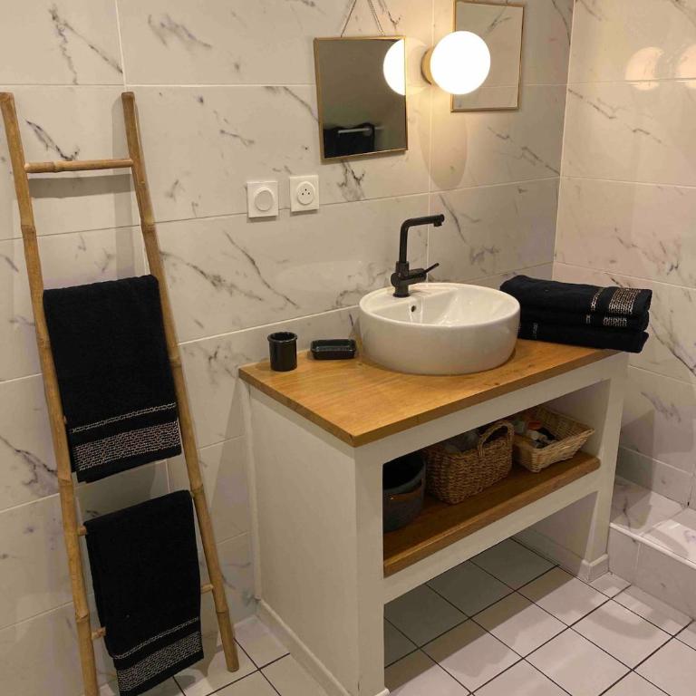 Mini loft de Charme au cœur de la ville - Apartamento de 1 dormitorio - 6