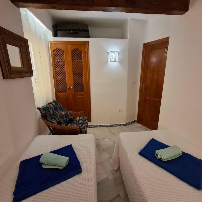 Green Oasis Apartment - near Los Locos Beach - Two-Bedroom Apartment - 5