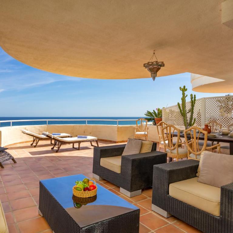 Bermuda Beachfront Living by Lica Homes - Apartamento con vistas al mar - 1
