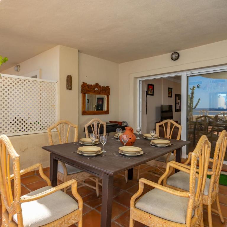 Bermuda Beachfront Living by Lica Homes - Apartamento con vistas al mar - 8