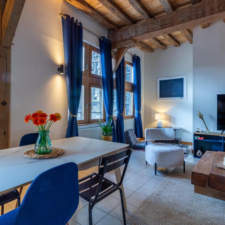 Balthazar, Parking gratuit, Vue privilégiée sur la Cathédrale, WiFi HD, Centre-Ville de Troyes - Appartement 2 Chambres - 16