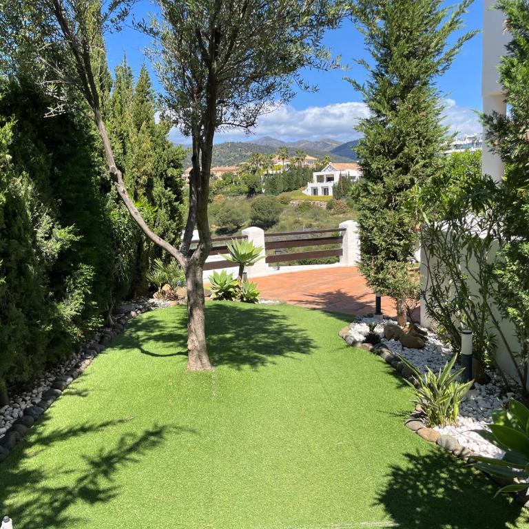 Luxury Apartment with Private Garden & Solarium, Sunset Golf, Marbella, Estepona - Three-Bedroom Apartment - 5