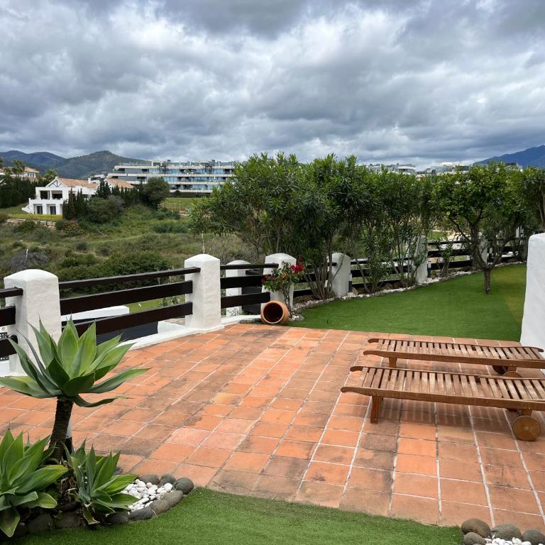 Luxury Apartment with Private Garden & Solarium, Sunset Golf, Marbella, Estepona - Three-Bedroom Apartment - 7