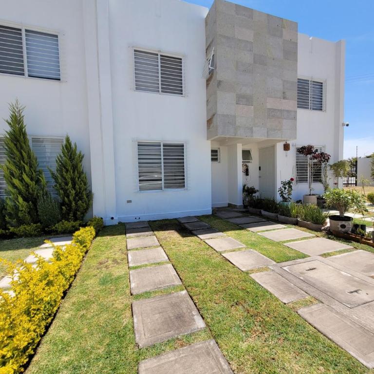 Casa Privada El Marqués Qro - Three-Bedroom House - 2