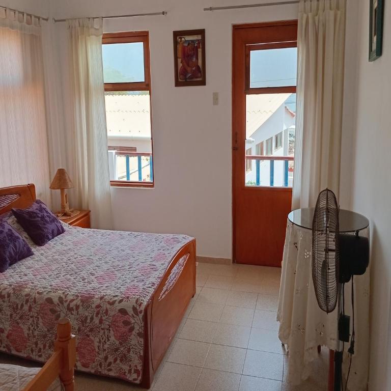 La Perla - Triple Room with Sea View - 3