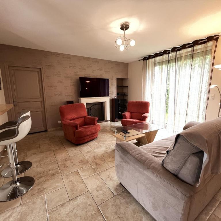 Villa Isaac - Piscine naturelle - Proche Boulerie Jump - 8p - Ferienhaus mit 3 Schlafzimmern - 12