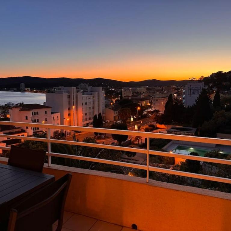 Appartement 50 m2 Le Lavandou - vue mer - plage - commerces - One-Bedroom Apartment - 20