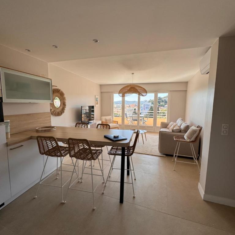 Appartement 50 m2 Le Lavandou - vue mer - plage - commerces - One-Bedroom Apartment - 5