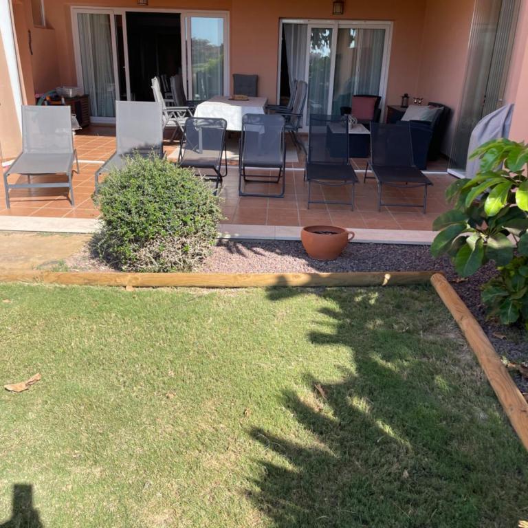 BEL APPARTEMENT REZ De CHAUSSEE AVEC DOUBLE TERRASSE FACE AU LAC ET AU GOLF - Apartamento de 2 dormitorios - 23