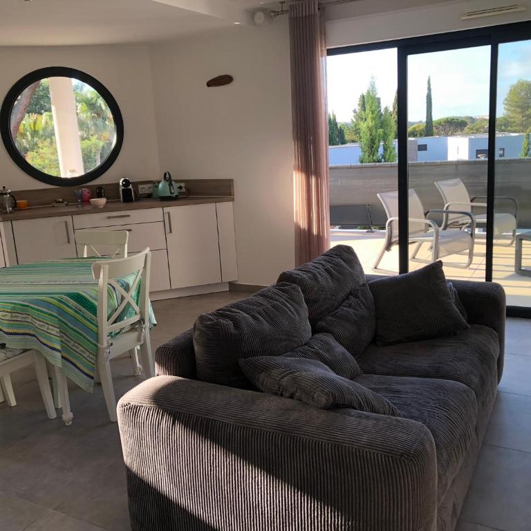 Superbe appartement pour 4, climatisé, piscine et garage - Apartment mit 2 Schlafzimmern - 6