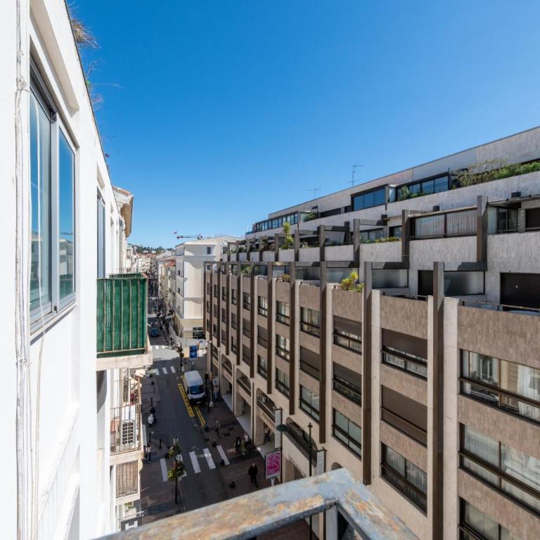Bright Apartment in the Heart of Cannes - Apartment - 4
