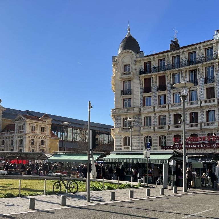Magnifique appartement moderne - Clim & Wifi - Appartement 2 Chambres - 12