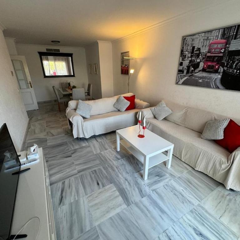 Modern & Bright family apartment, Torrequebrada - Apartamento de 1 dormitorio - 1