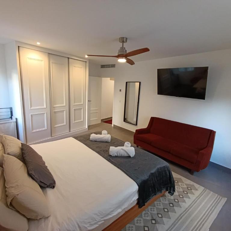 Modern Rambla Mercado Apartment - Three-Bedroom Apartment - 37
