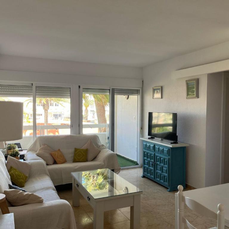 Lovely 2 bedroom apartment near the beach - Apartment - 21