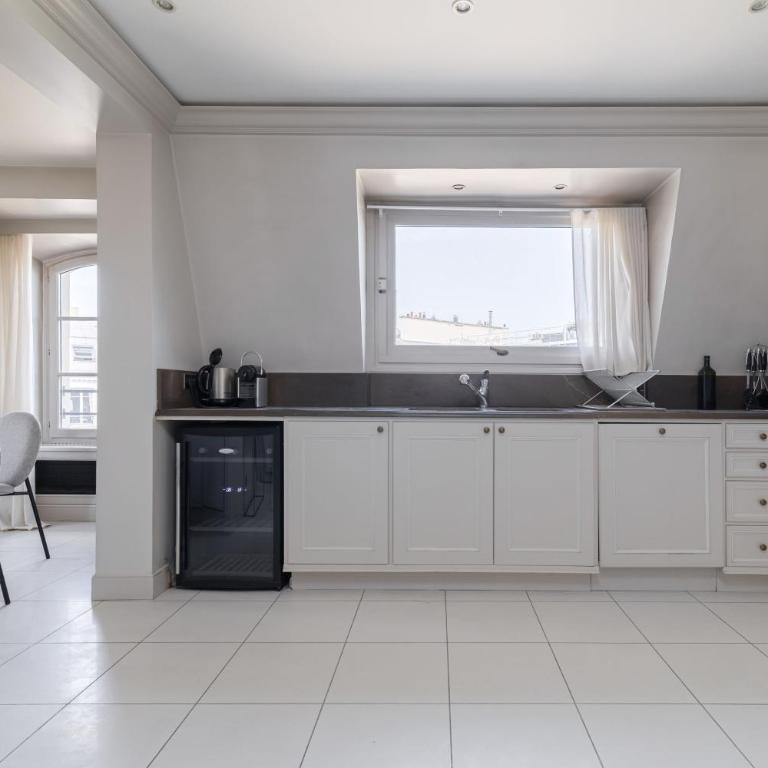 Luxury apartments - Avenue Montaigne - Appartement 3 Chambres avec Vue - 6