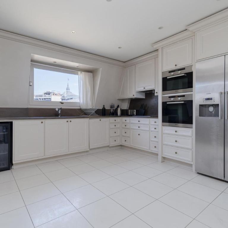 Luxury apartments - Avenue Montaigne - Appartement 3 Chambres avec Vue - 28