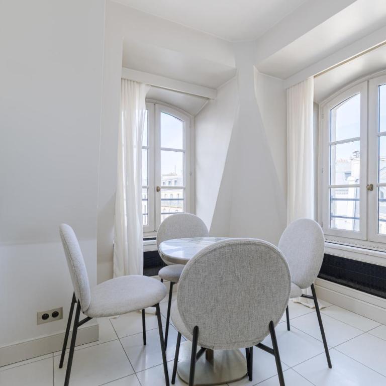 Luxury apartments - Avenue Montaigne - Appartement 3 Chambres avec Vue - 32