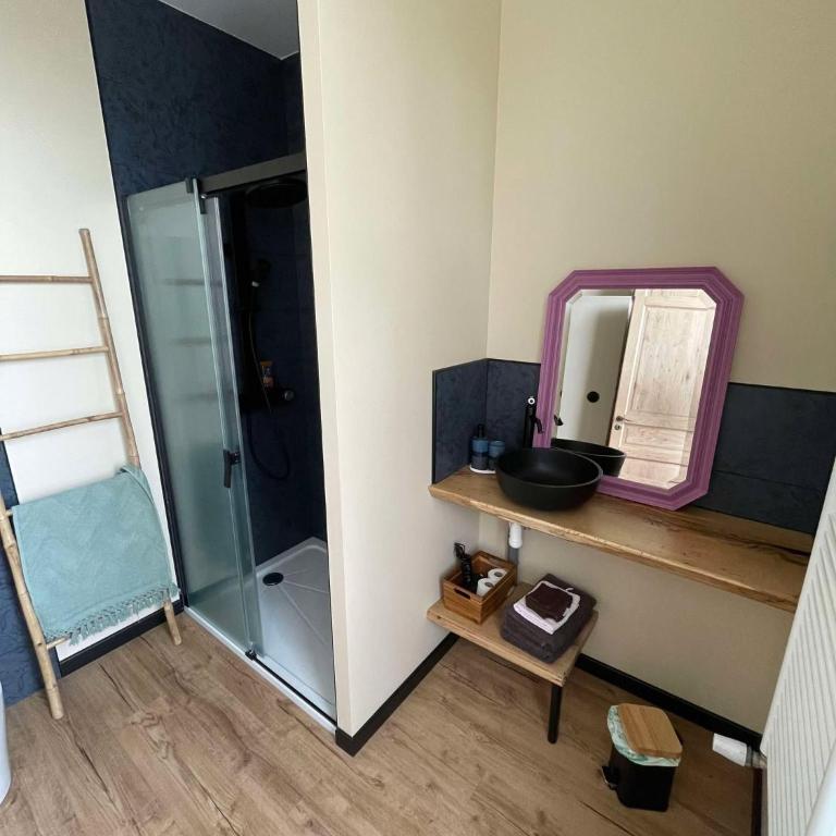 Le Cedre Bleu - Chambre Double avec Salle de Bains Privative - 4
