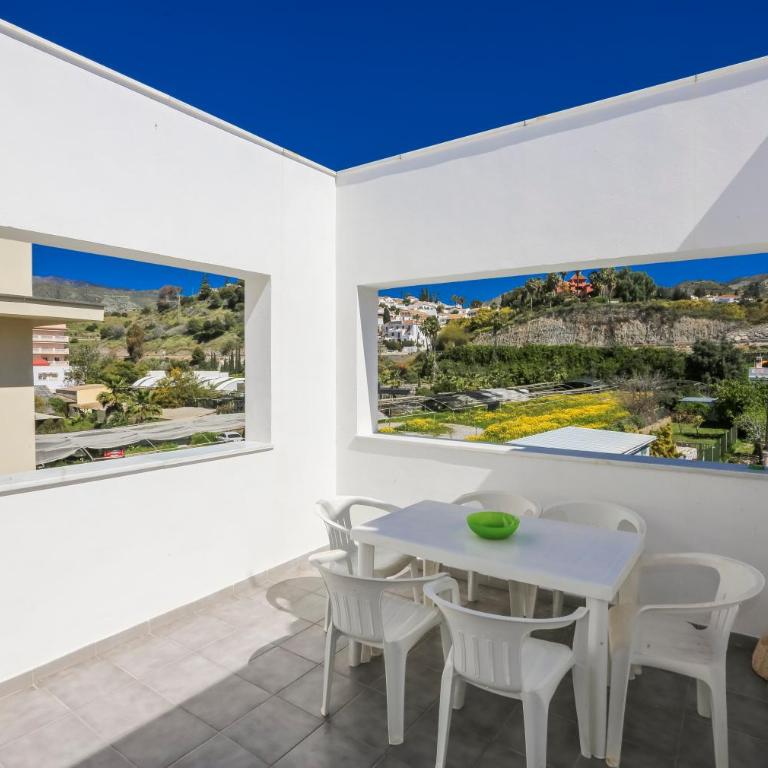 House Beach Park - Three-Bedroom Apartment - 10